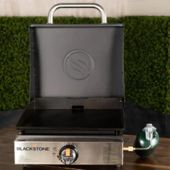 Blackstone Griddle Original 17-Inch 1-Burner Tabletop Propane Gas Commercial Style Flat Top Griddle With Hood -BBQ Haven Shop Blackstone 1814 original 17 inch tabletop griddle outdoors hood open