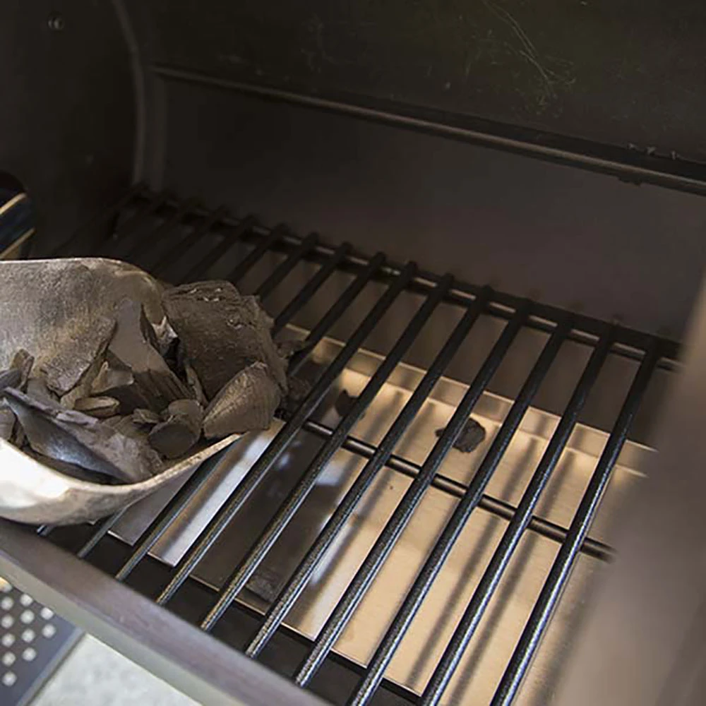 Broil King Smoke Offset XL Smoker 32-Inch Charcoal Grill 8 Broil King Smoke Offset XL Smoker 32-Inch Charcoal Grill - Image 8