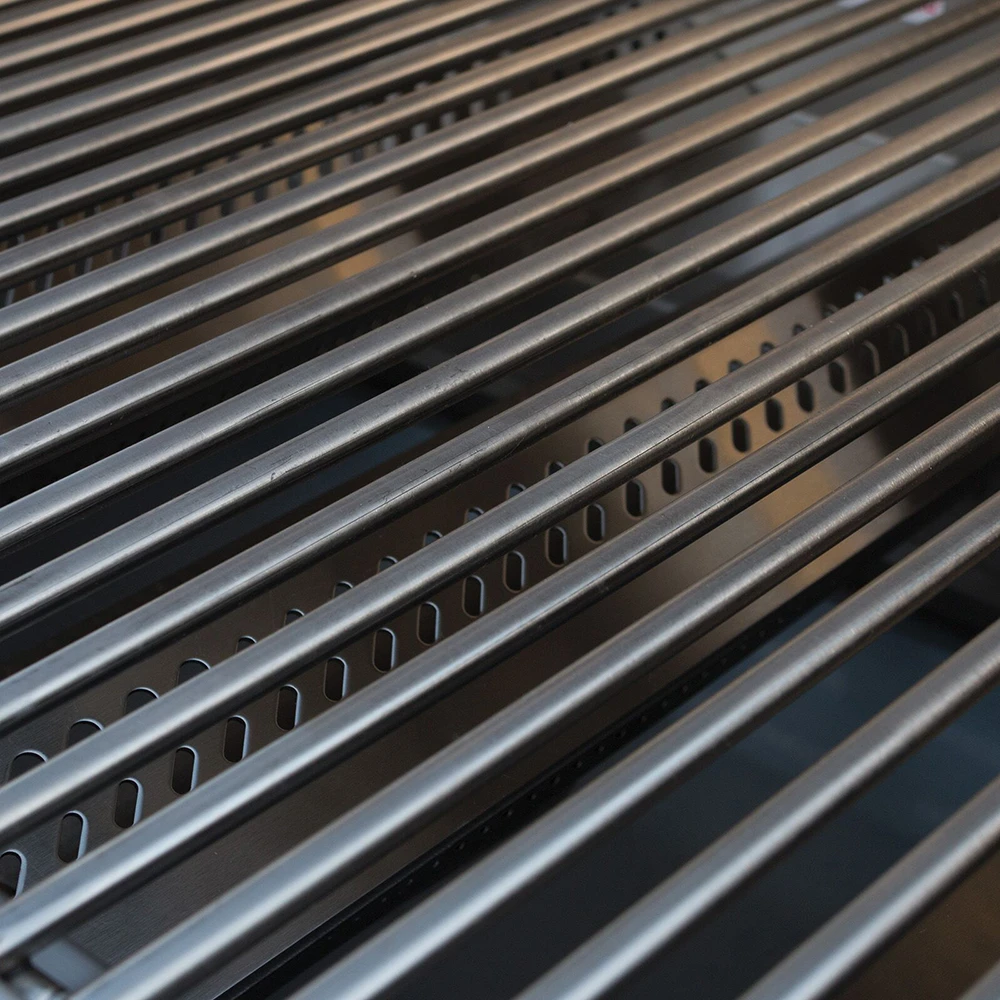 Bull BBQ Outlaw 30-Inch 4-Burner Built-In Natural Gas Grill 8 Bull BBQ Outlaw 30-Inch 4-Burner Built-In Natural Gas Grill - Image 8