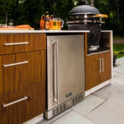 Coyote 24-Inch 5.5 Cu. Ft. Right Hinge Outdoor Rated Compact Refrigerator -BBQ Haven Shop Coyote 24 Inch 5 5 Cu Ft Right Hinge Outdoor Rated Compact Refrigerator C1BIR24 R Lifestyle