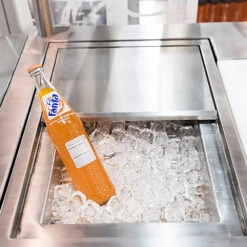 Hestan 16-Inch Outdoor Ice Bin (Available As An Accessory On GIS30 & GISHS30 Models, Comes Standard With GRC30 And GRCHS30) 6 Hestan 16-Inch Outdoor Ice Bin (Available As An Accessory On GIS30 & GISHS30 Models, Comes Standard With GRC30 And GRCHS30) -BBQ Haven Shop Hestan 16 Inch Outdoor Ice Bin Available as an accessory on GIS30 and GISHS30 models comes standard with GRC30 and GRCHS30 Lifestyle in Sink Beer