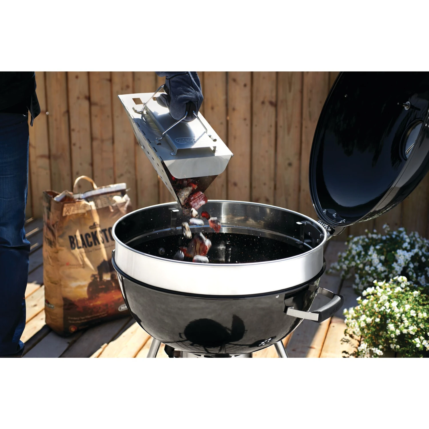 Napoleon Jetfire Chimney Starter 5 Napoleon Jetfire Chimney Starter - Image 5