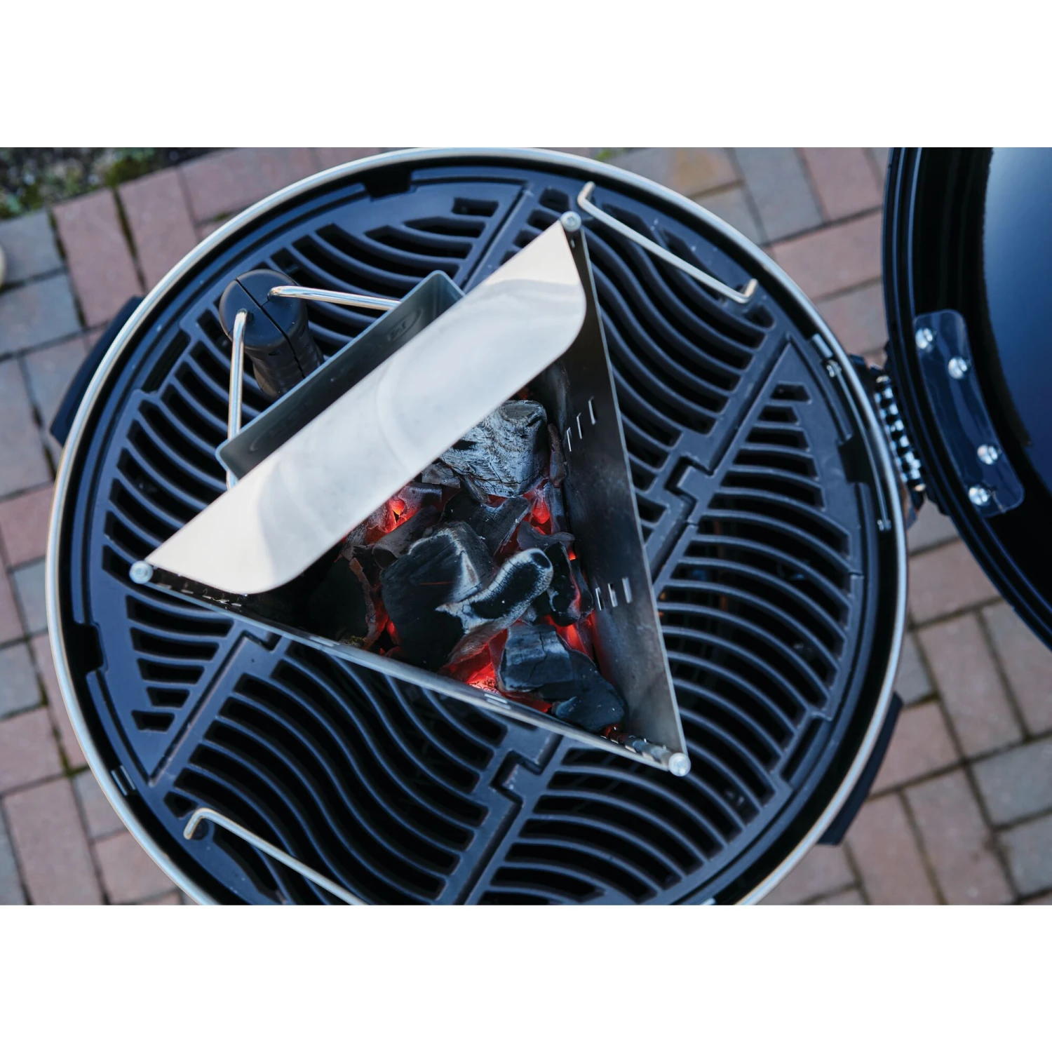 Napoleon Jetfire Chimney Starter 4 Napoleon Jetfire Chimney Starter - Image 4