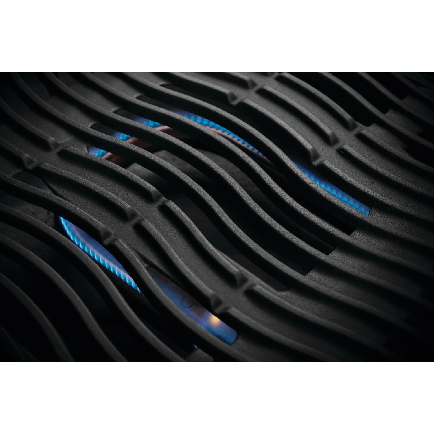 Napoleon TravelQ 285 Portable Propane Gas Grill With Griddle - Red 6 Napoleon TravelQ 285 Portable Propane Gas Grill With Griddle - Red - Image 6