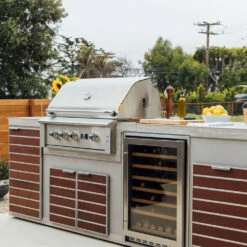 Madera By Summerset 20-Inch Stainless Steel And IPE Wood Roll-Out Trash And Recycling Bin 12 Madera By Summerset 20-Inch Stainless Steel And IPE Wood Roll-Out Trash And Recycling Bin -BBQ Haven Shop Madera by Summerset SSMTD2 20 IP 20 Inch Stainless Steel and IPE Wood Roll Out Trash and Recycling Bin Lifestyle Detail