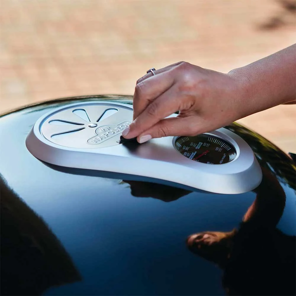 Napoleon PRO 22-Inch Charcoal Kettle Grill 5 Napoleon PRO 22-Inch Charcoal Kettle Grill - Image 5