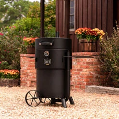 Oklahoma Joe's Bronco Pro Drum Charcoal Smoker - Black -BBQ Haven Shop Oklahoma Joes Bronco Pro Drum Charcoal Smoker Black 19202099 Lifestyle