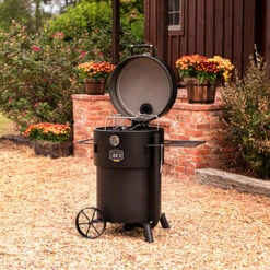 Oklahoma Joe's Bronco Pro Drum Charcoal Smoker - Black -BBQ Haven Shop Oklahoma Joes Bronco Pro Drum Charcoal Smoker Black 19202099 Lifestyle Open