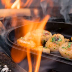 Ooni Cast Iron Sizzler Pan -BBQ Haven Shop Ooni Cast Iron Sizzler Pan UU P08C00 Scallops