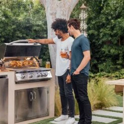 Summerset Grills Sizzler Pro 32-Inch 4-Burner Built-In Natural Gas Grill With Rear Infrared Burner -BBQ Haven Shop Summerset Grills Sizzler Pro Gas Grill with Rear Infrared Burner Lifestyle Outdoor Kitchen Design