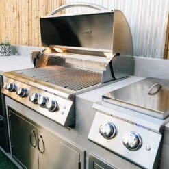 Summerset Grills Sizzler Pro 32-Inch 4-Burner Built-In Natural Gas Grill With Rear Infrared Burner -BBQ Haven Shop Summerset Grills Sizzler Pro Gas Grill with Rear Infrared Burner Lifestyle Side Burner